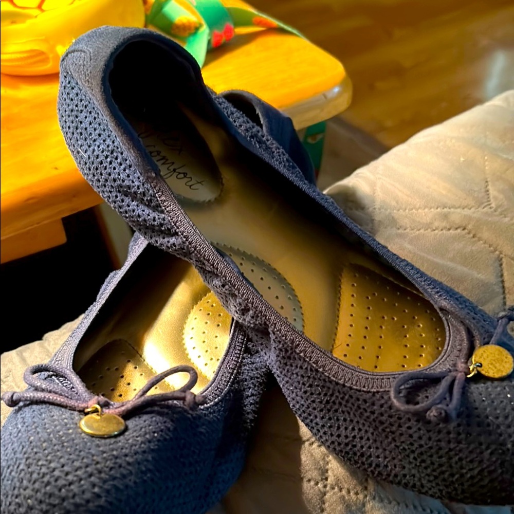 Dexflex comfort slip on shoes